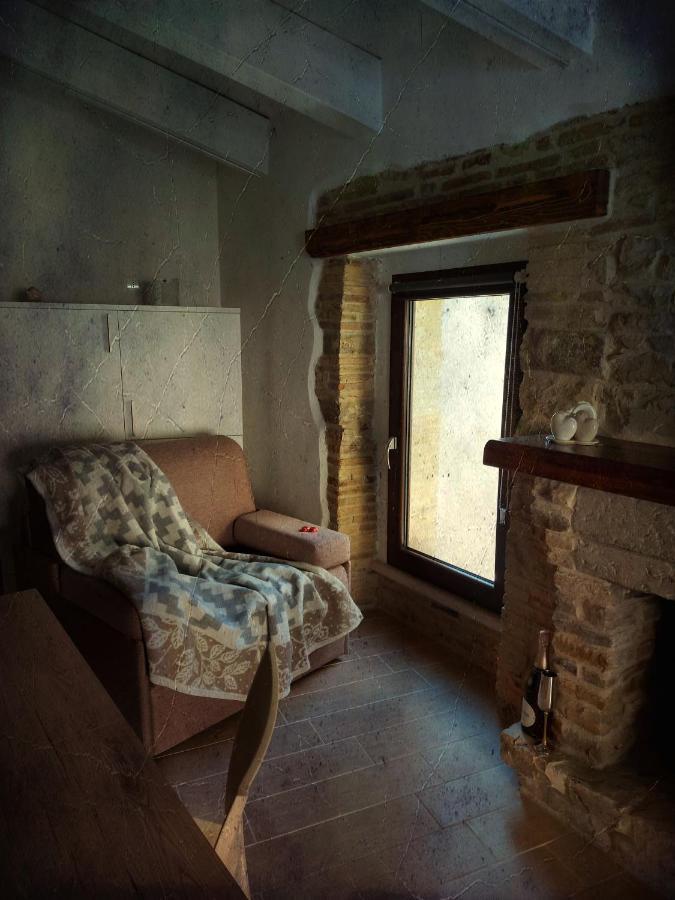 B&B Sotto Le Mura Pietra Montecorvino 外观 照片