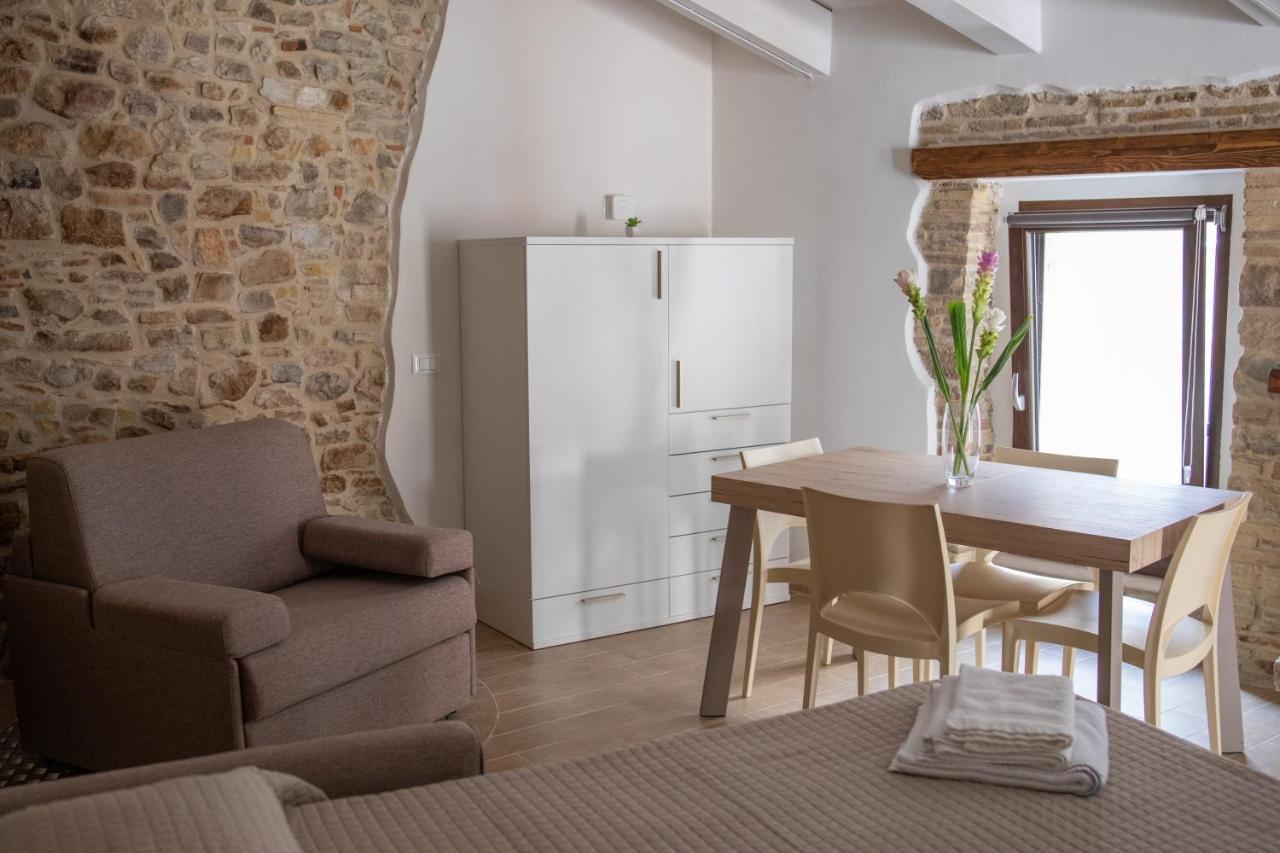 B&B Sotto Le Mura Pietra Montecorvino 外观 照片