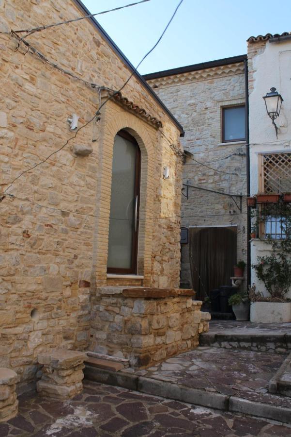 B&B Sotto Le Mura Pietra Montecorvino 外观 照片