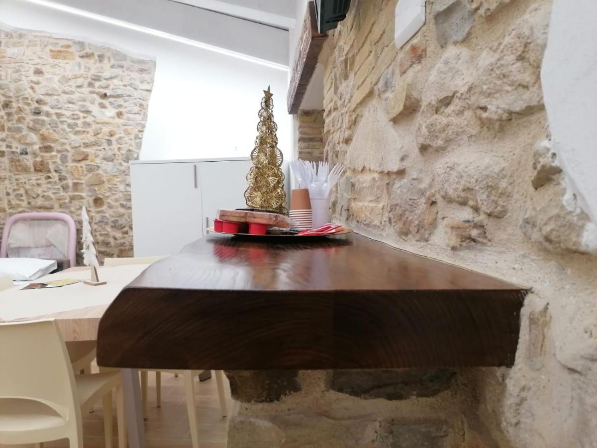 B&B Sotto Le Mura Pietra Montecorvino 外观 照片